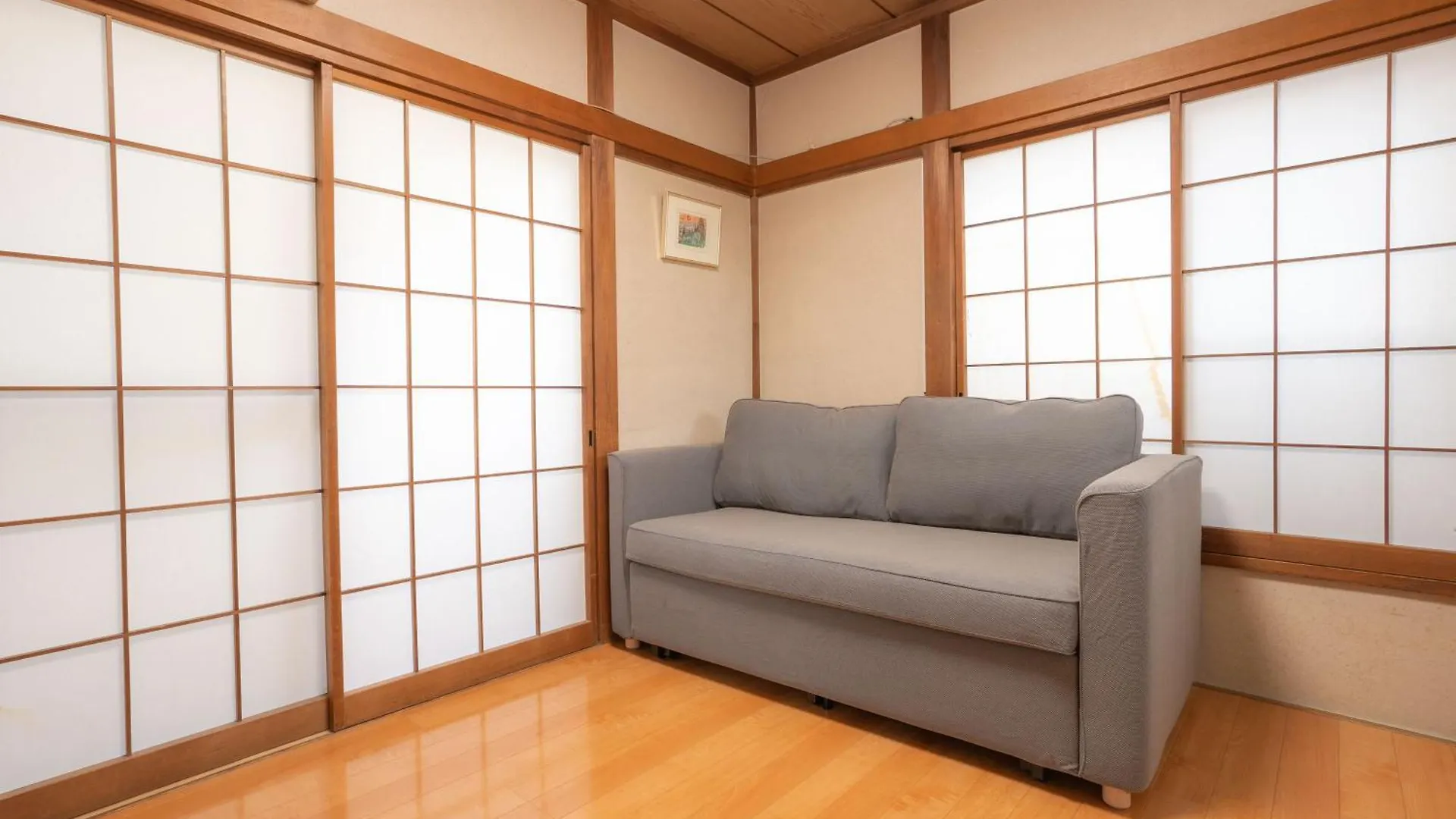 Apartment Kamitagata House In Nakano-Ku Tokyo