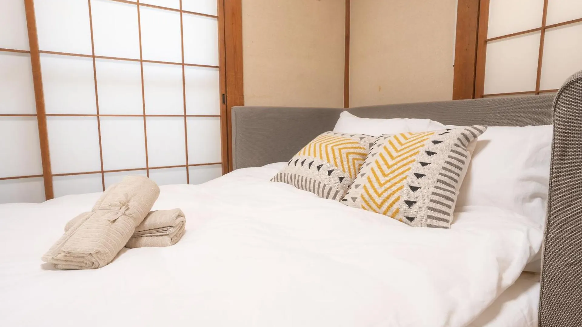 Apartment Kamitagata House In Nakano-Ku Tokyo