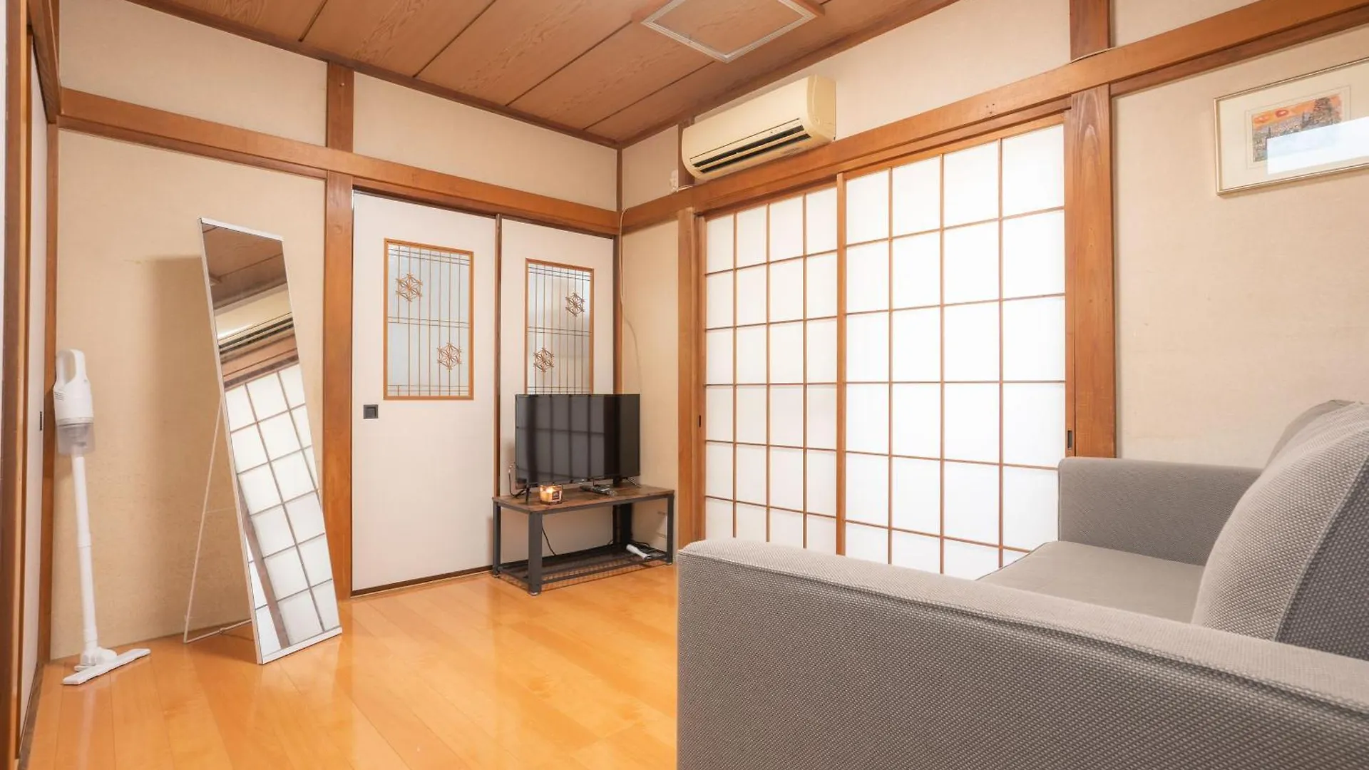 Apartment Kamitagata House In Nakano-Ku Tokyo